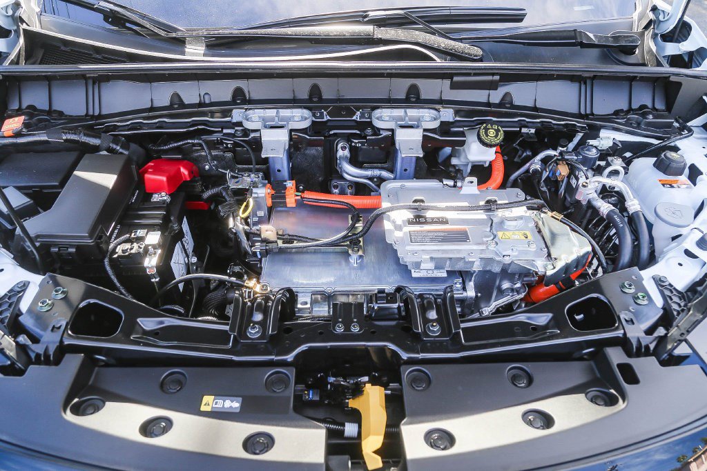 New 2026 Nissan Leaf SV+ w/ Illuminated Package FWD image 13