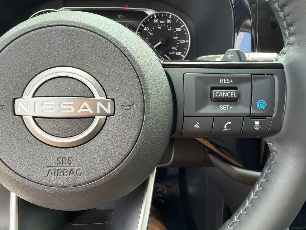 Used 2024 Nissan Pathfinder SL FWD image 26