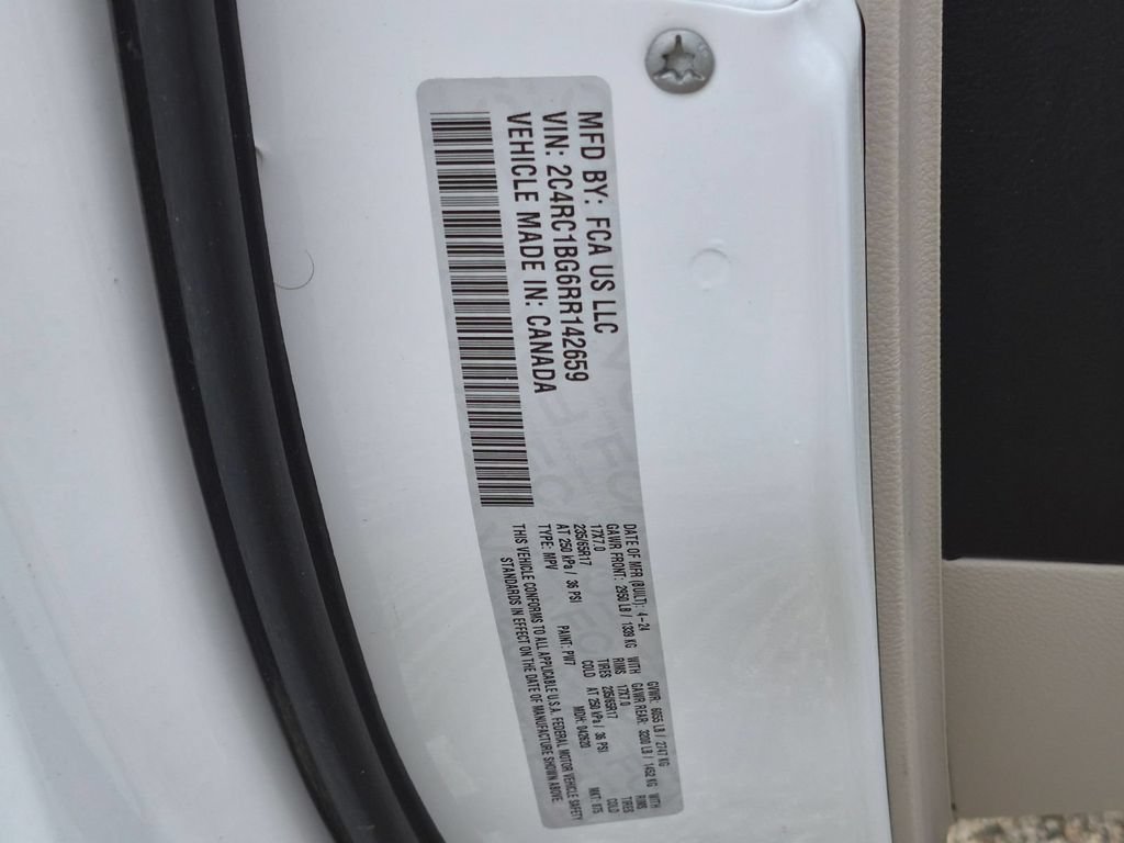 Used 2024 Chrysler Pacifica Touring-L FWD image 34