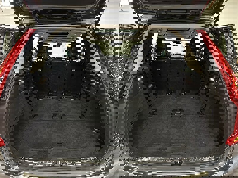 Used 2016 Volvo XC90 T8 Inscription w/ Vision Package image 15