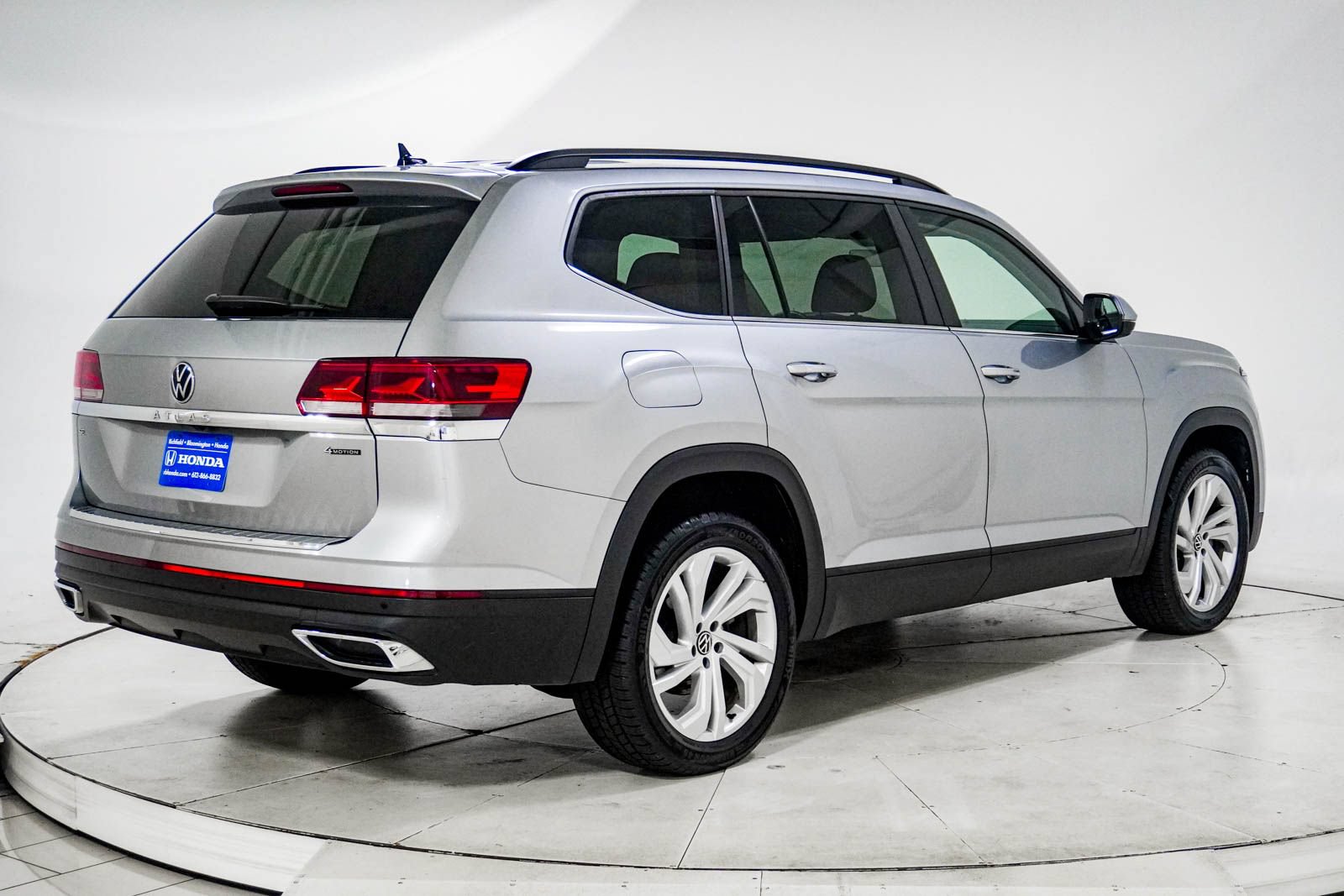 Used 2023 Volkswagen Atlas SE w/ Panoramic Sunroof Package AWD/4WD image 11