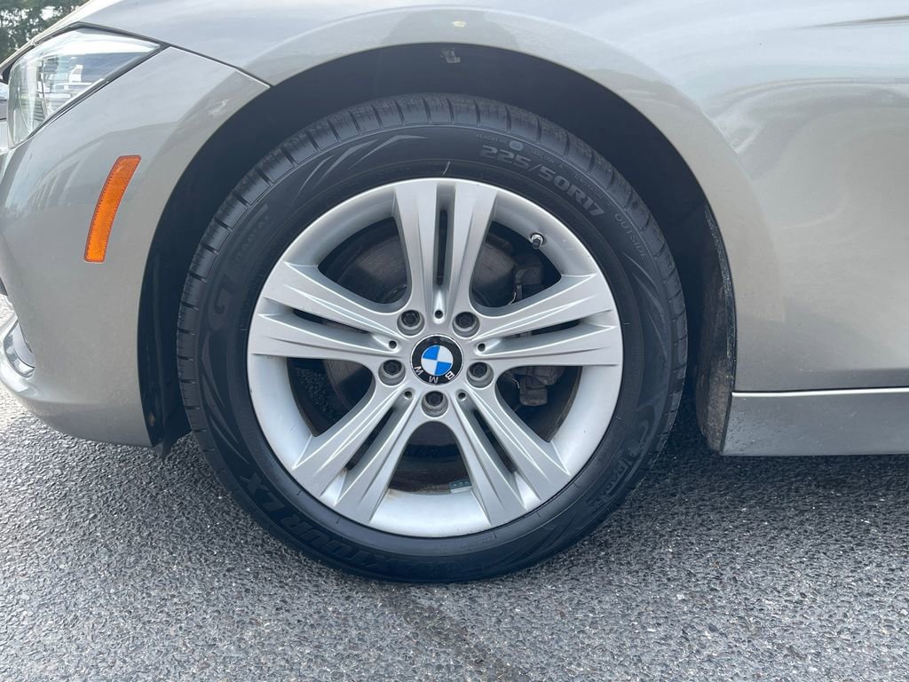 Used 2016 BMW 328i xDrive Sedan AWD/4WD image 11