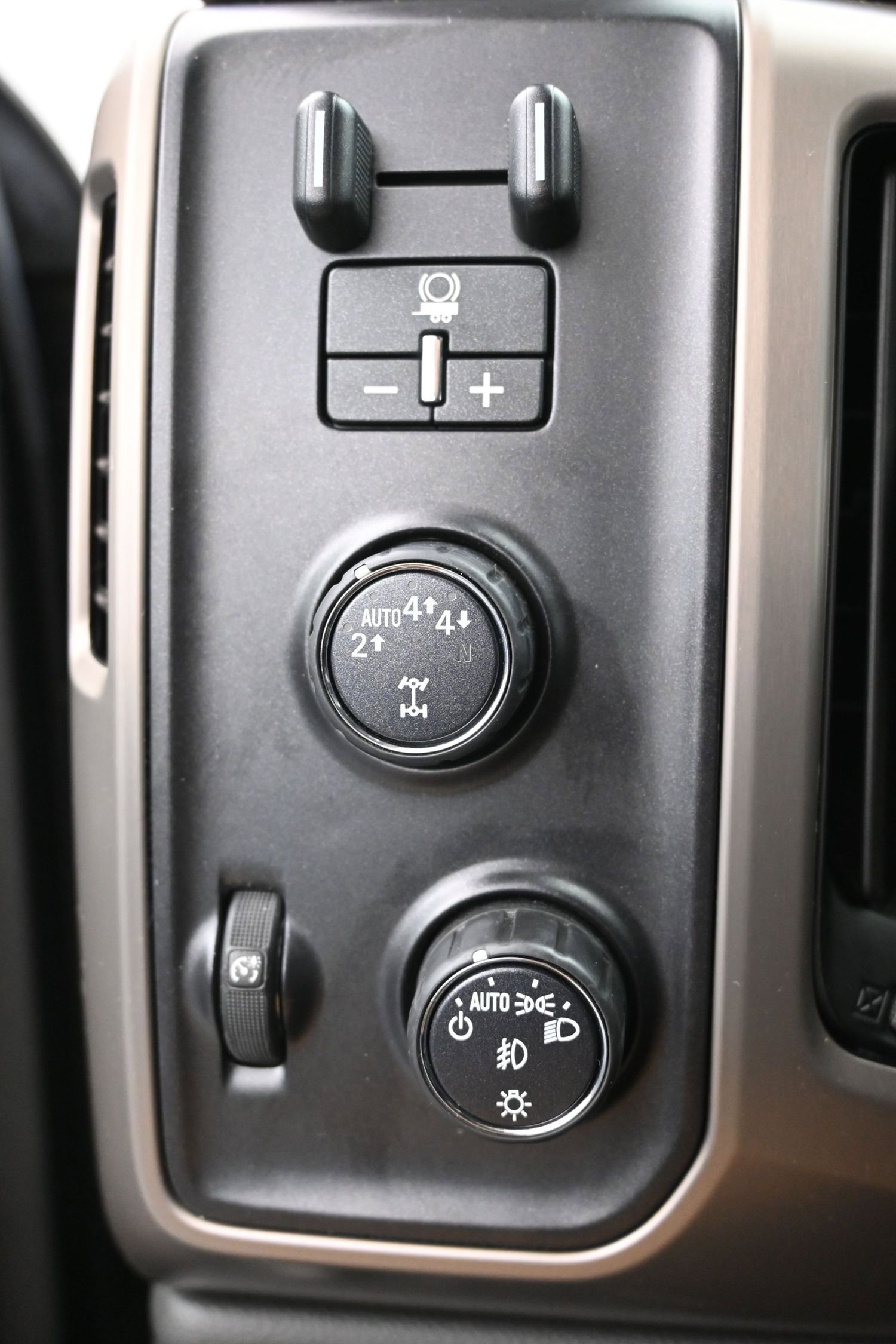 Used 2018 GMC Sierra 1500 Denali w/ Denali Ultimate Package image 12