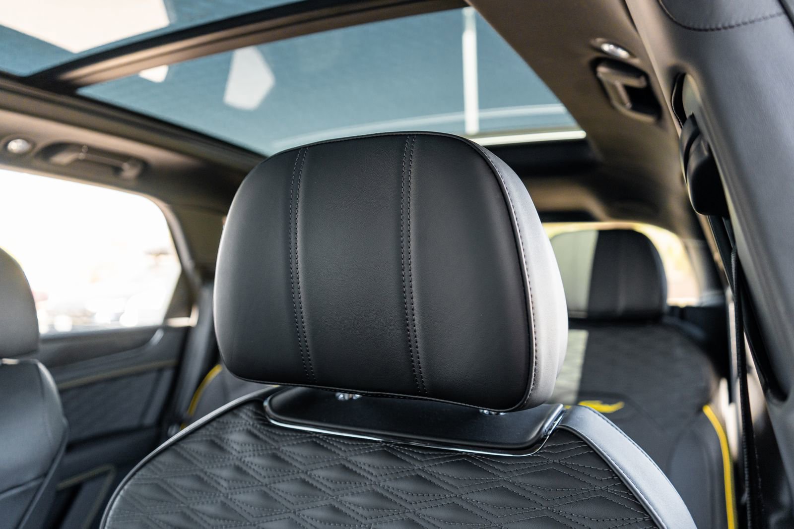 Used 2026 Bentley Bentayga Speed image 29