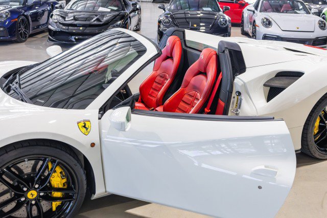 Used 2018 Ferrari 488 Spider image 24