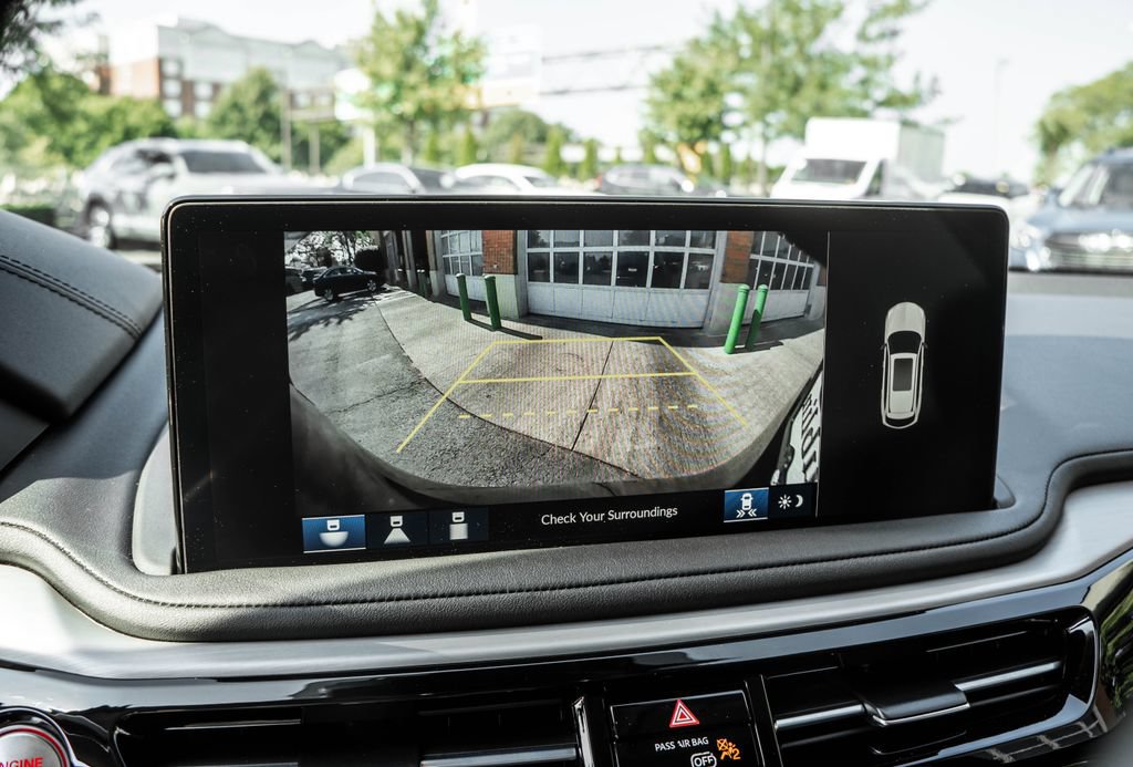 Used 2025 Acura MDX SH-AWD w/ Technology Package image 9