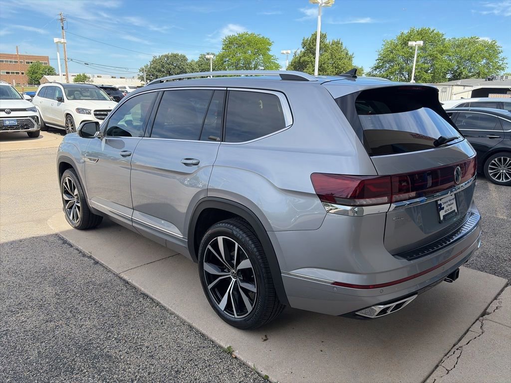 Certified 2024 Volkswagen Atlas SEL Premium R-Line AWD/4WD image 6