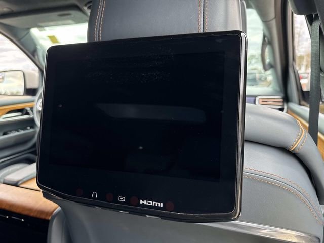 Used 2022 Jeep Grand Wagoneer Series III w/ Rear Seat Video Group 1 image 13