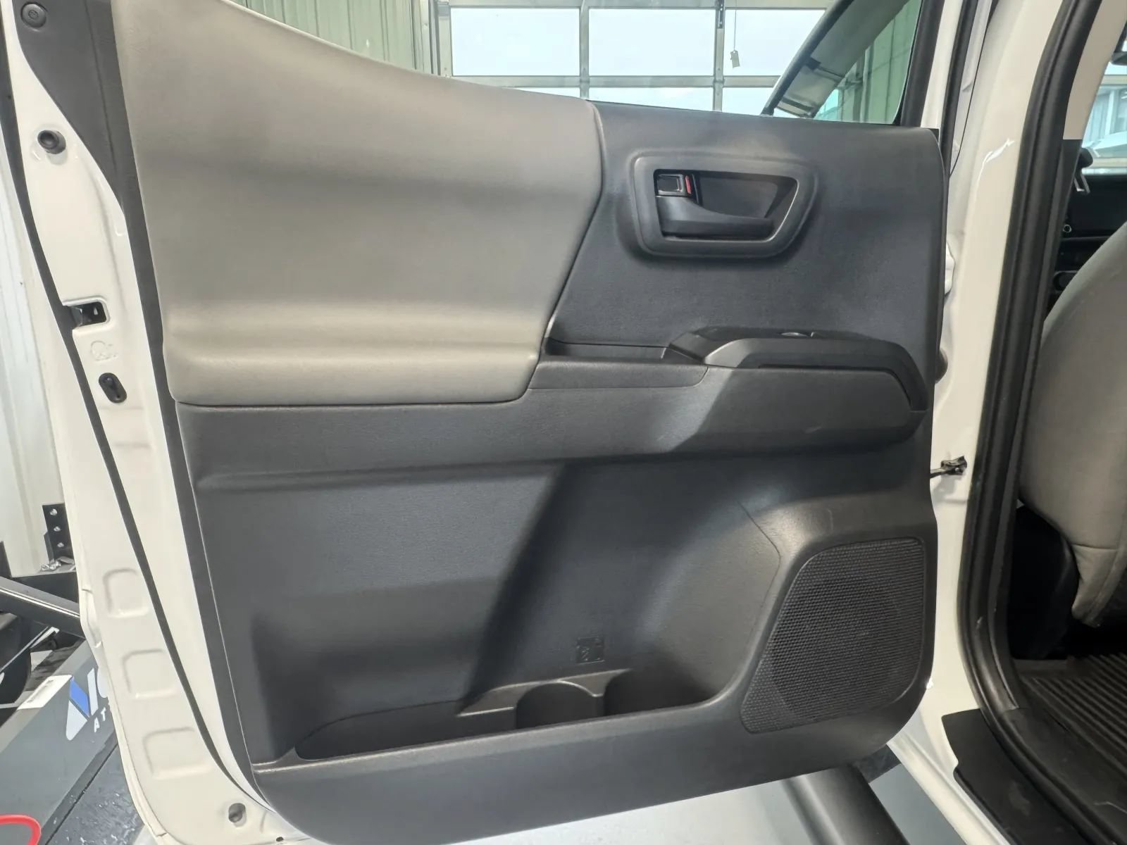 Used 2023 Toyota Tacoma SR AWD/4WD image 13