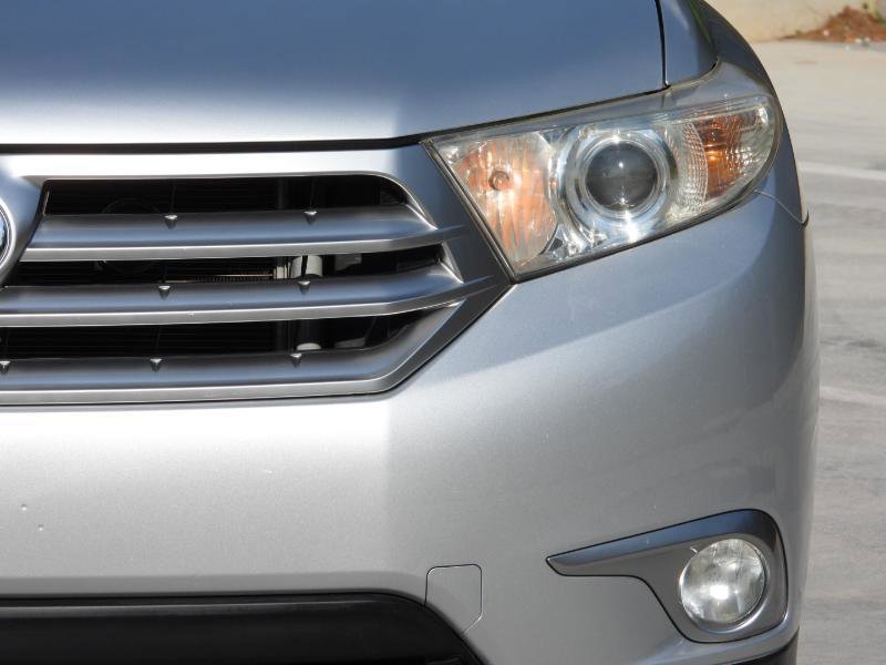 Used 2012 Toyota Highlander SE w/ Tow Pkg FWD image 30