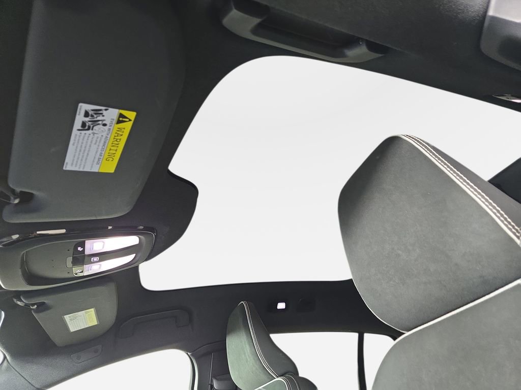 Used 2023 Volvo C40 P8 Recharge Ultimate image 32