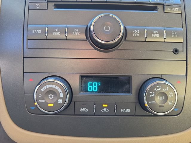 Used 2011 Buick Lucerne CXL FWD image 22
