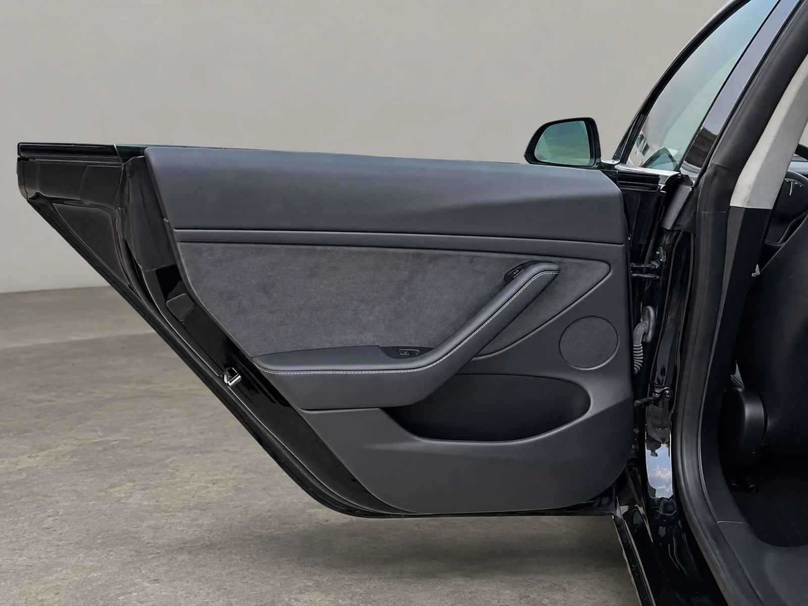 Used 2023 Tesla Model 3 Standard Range RWD image 18