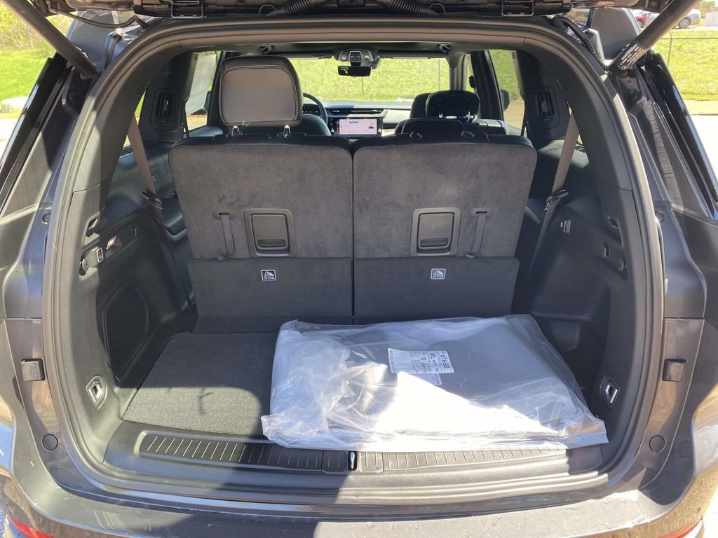 New 2026 Jeep Grand Cherokee L Limited w/ Luxury Tech Group II RWD image 8