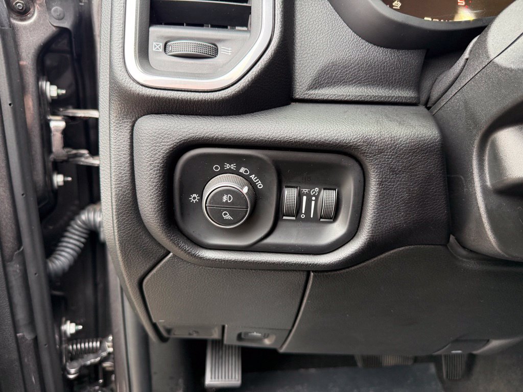 Used 2025 RAM 2500 Laramie w/ Night Edition AWD/4WD image 9