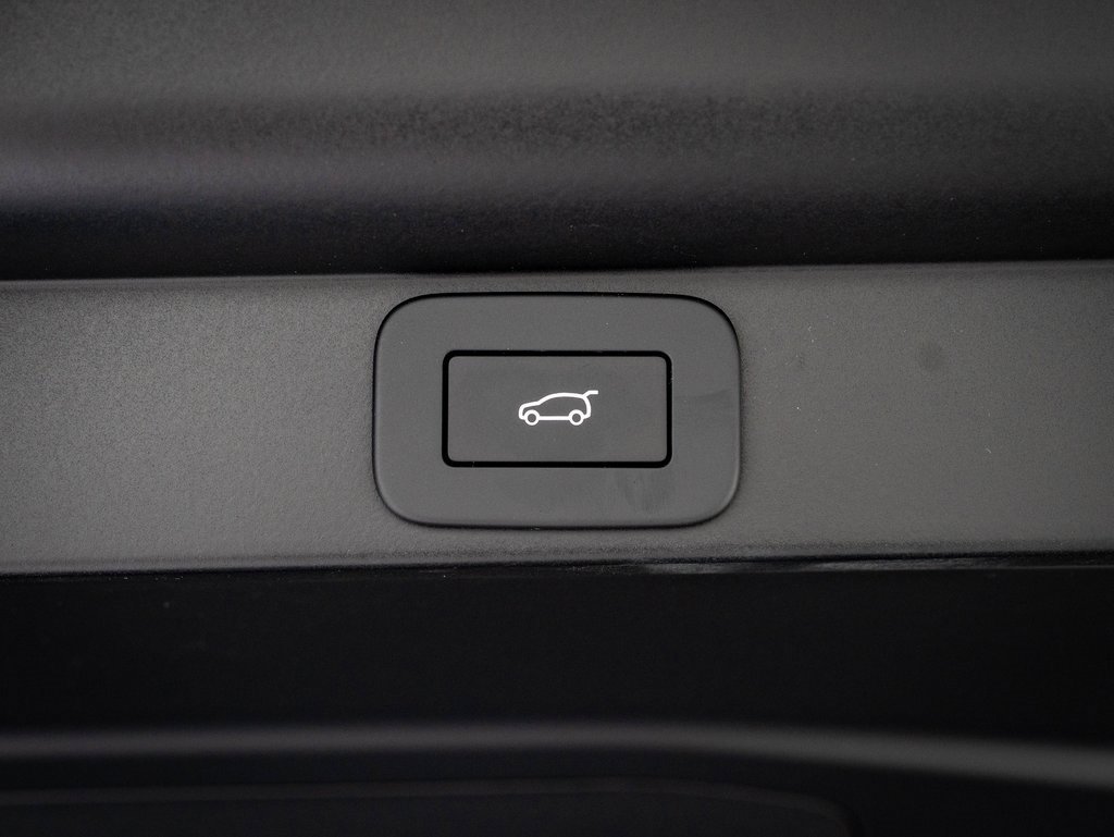 New 2025 Land Rover Range Rover SE image 20