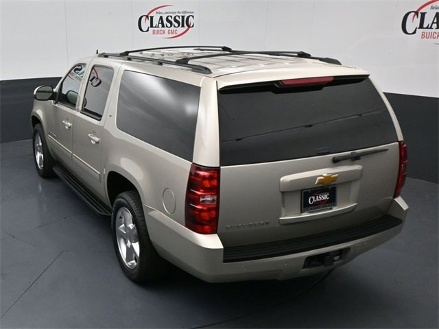 Used 2014 Chevrolet Suburban LT image 19