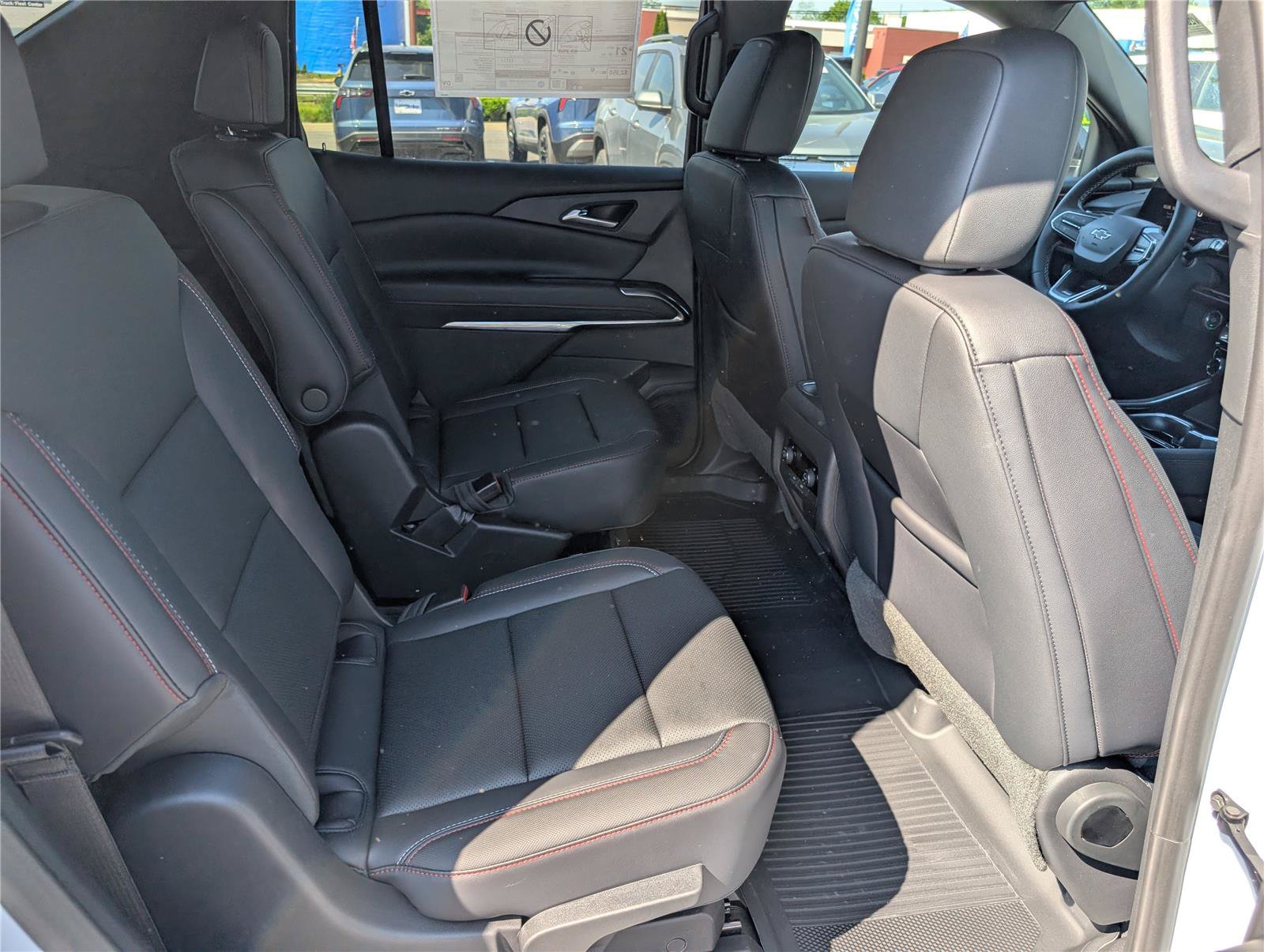 New 2026 Chevrolet Traverse Z71 w/ Driver Confidence Package AWD/4WD image 8