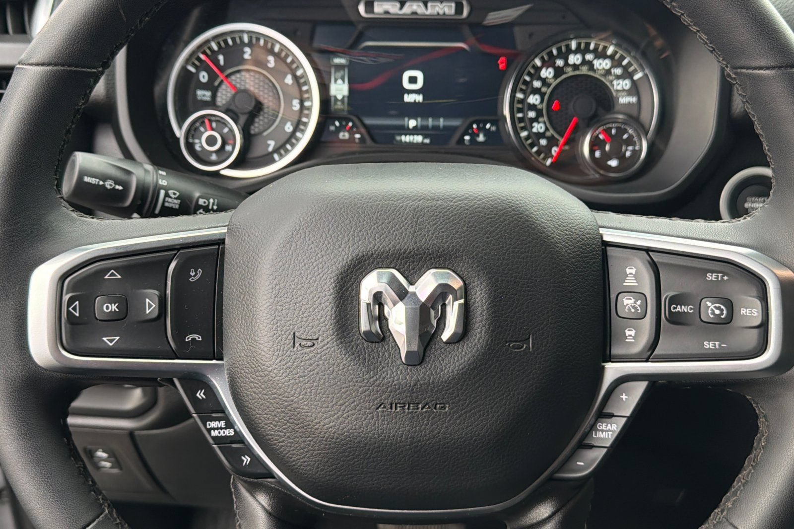 Used 2025 RAM 1500 Big Horn AWD/4WD image 34