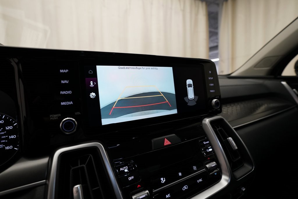 Certified 2022 Kia Sorento S w/ Panoramic Sunroof Package image 19