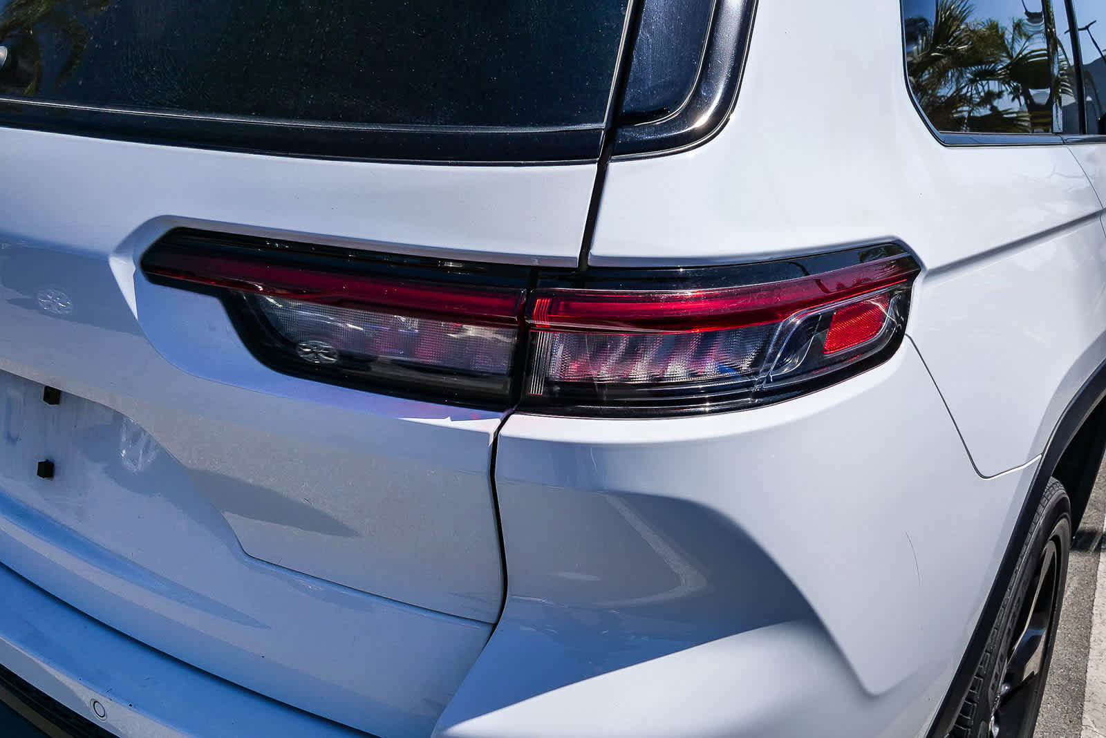 Used 2022 Jeep Grand Cherokee L Laredo image 15