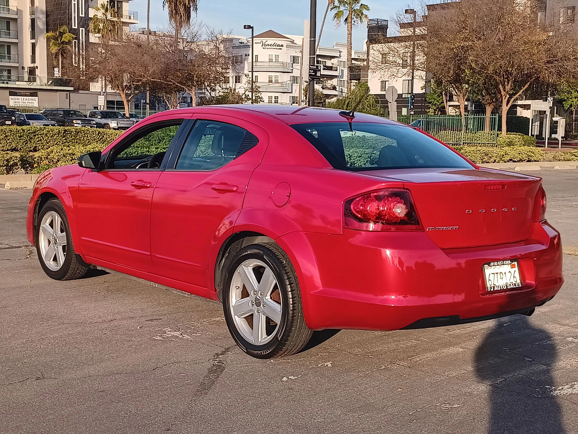 Used 2013 Dodge Avenger SE image 7