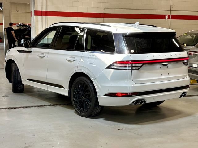 Used 2023 Lincoln Aviator Reserve w/ Equipment Group 201A AWD/4WD image 2