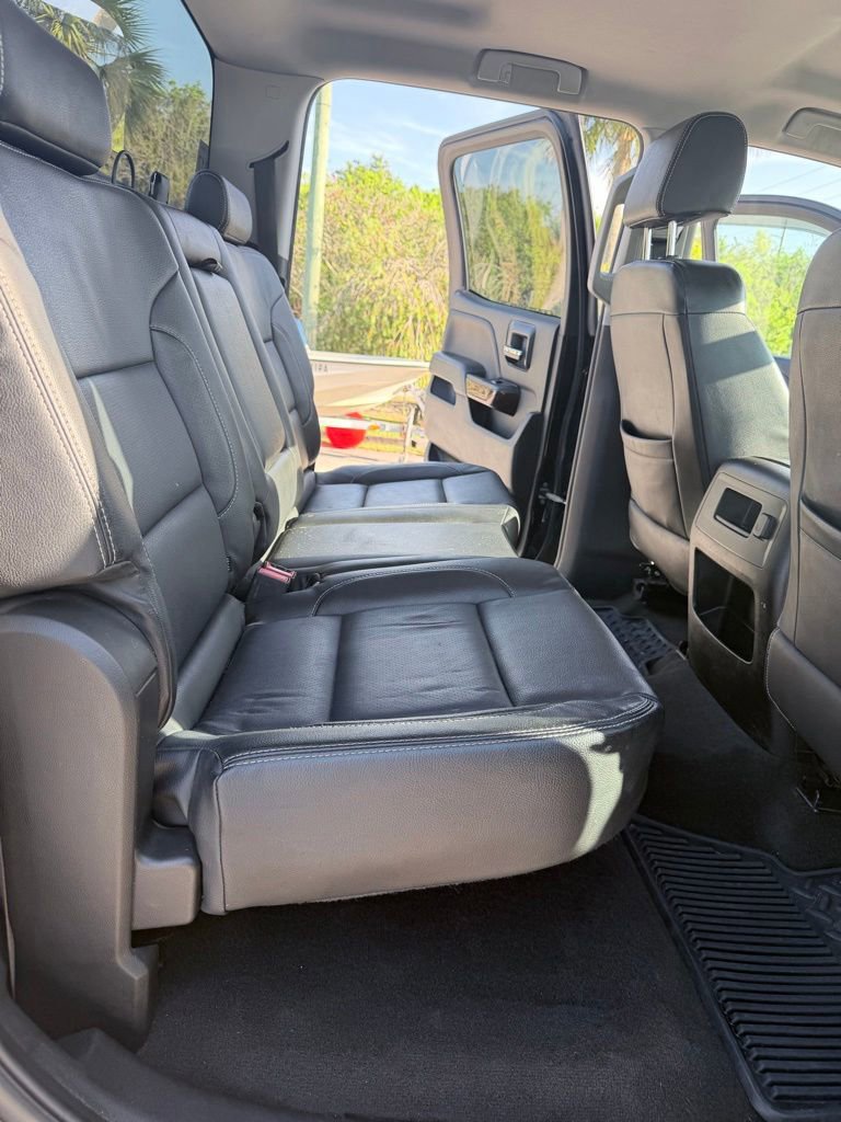 Used 2018 GMC Sierra 2500 SLE w/ Suspension Package, Off-Road AWD/4WD image 11