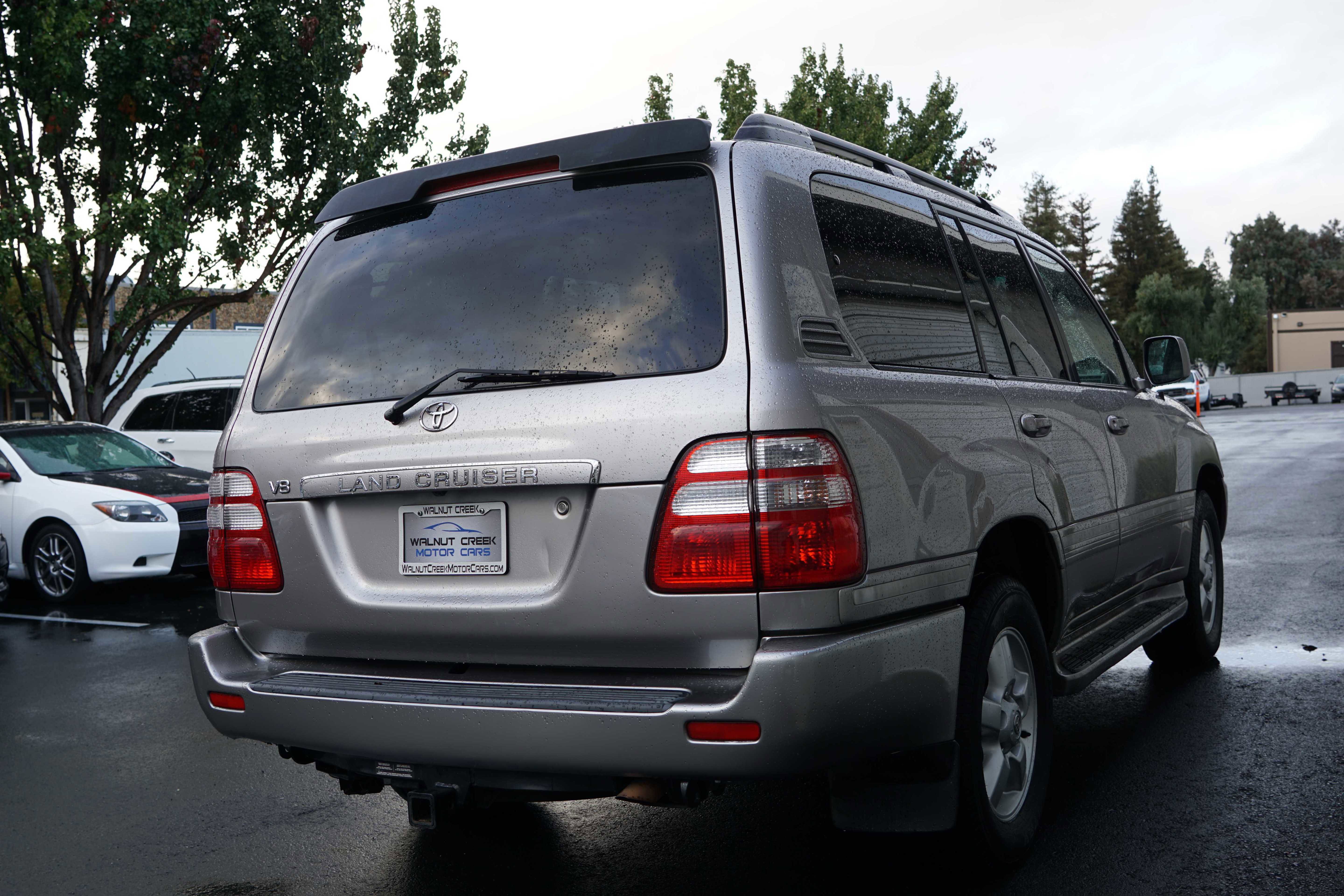Used 2004 Toyota Land Cruiser image 11