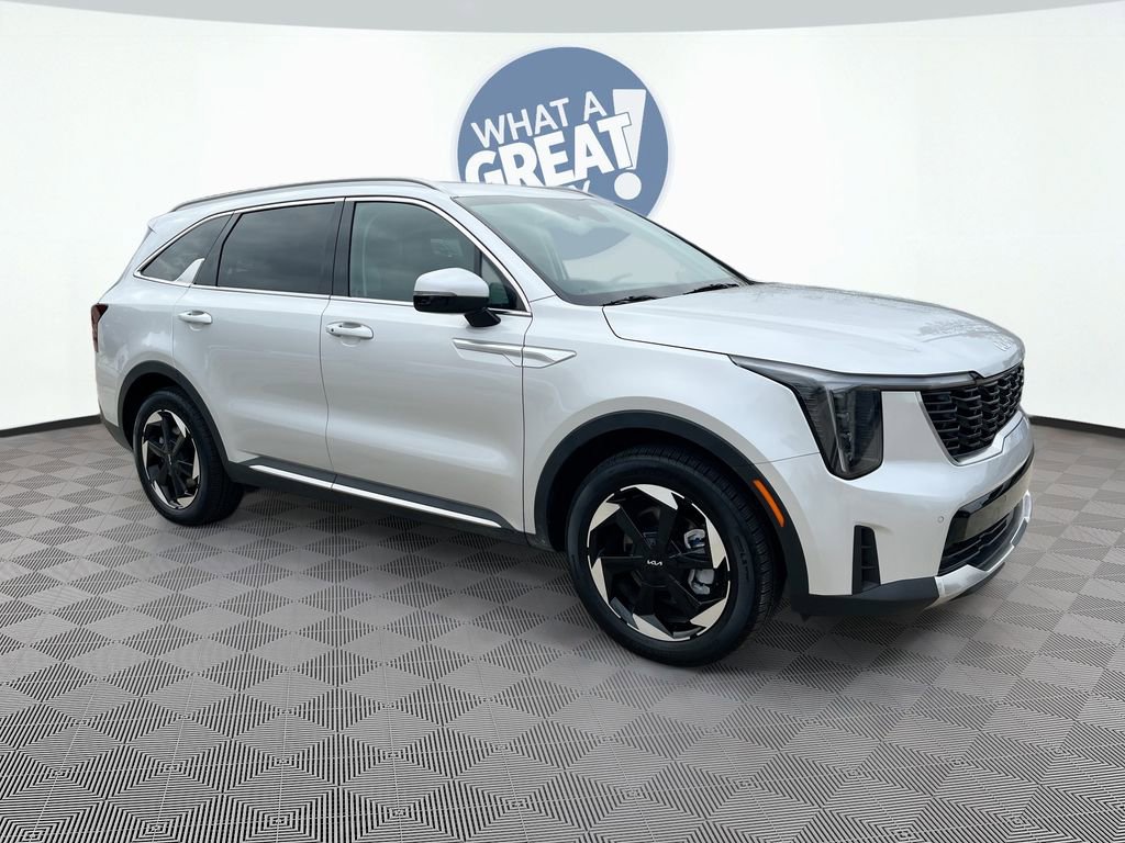 Certified 2025 Kia Sorento EX image 3