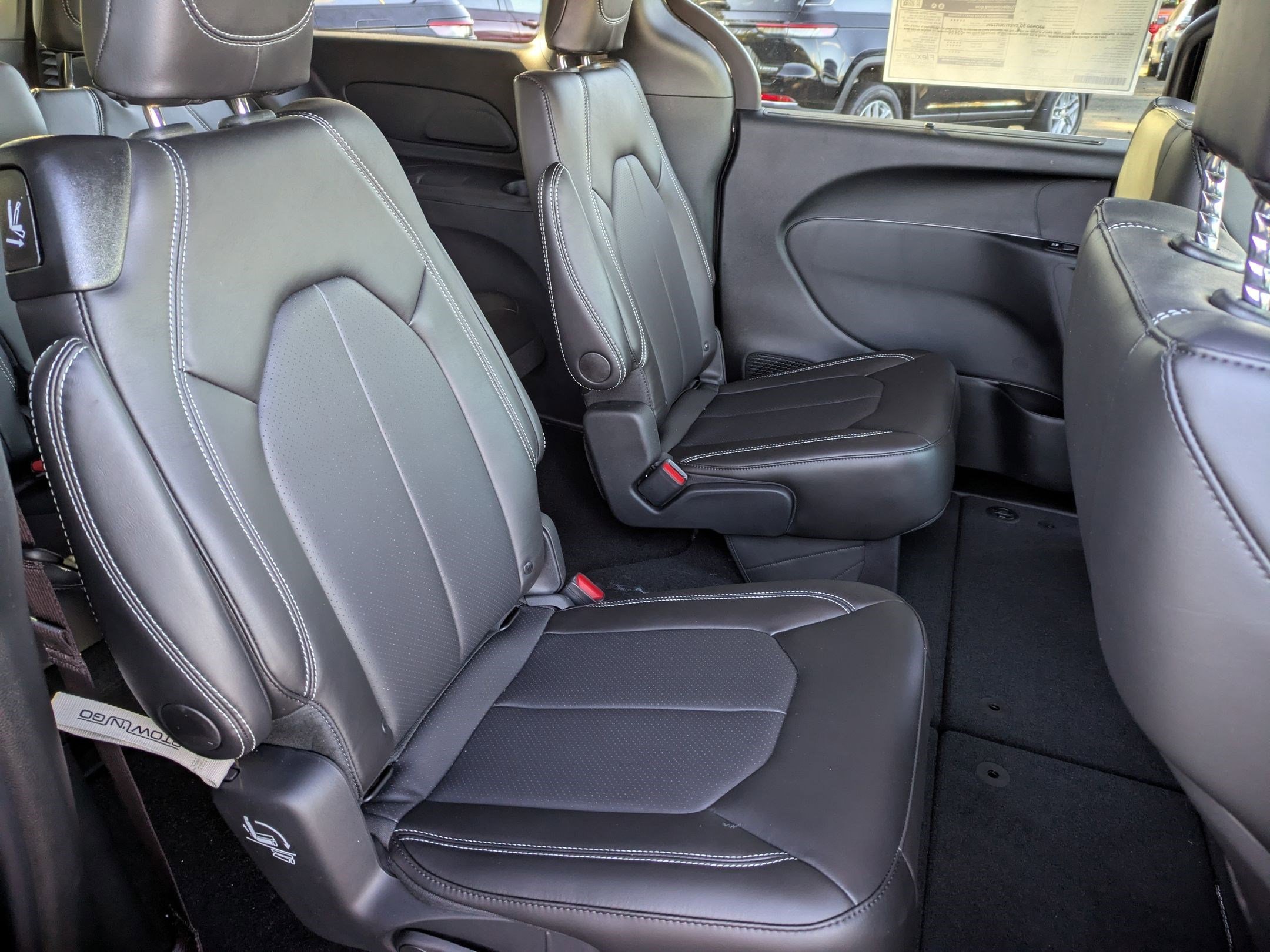 New 2026 Chrysler Pacifica Select image 21