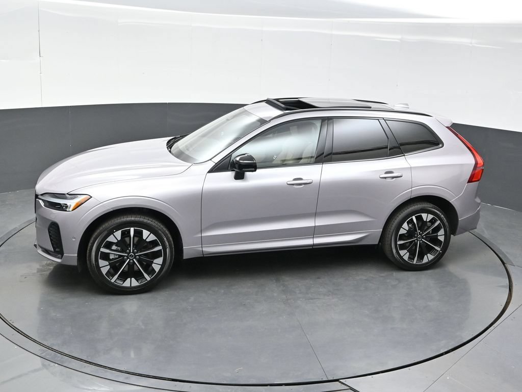 New 2026 Volvo XC60 B5 Plus w/ Climate Package PRO AWD/4WD image 33