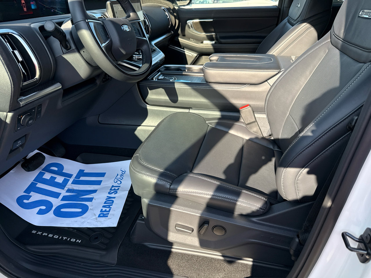 New 2025 Ford Expedition Max Platinum image 21