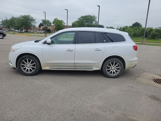Used 2017 Buick Enclave Leather FWD image 3