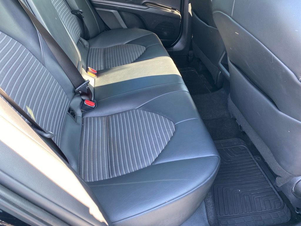 Used 2022 Toyota Camry SE FWD image 19