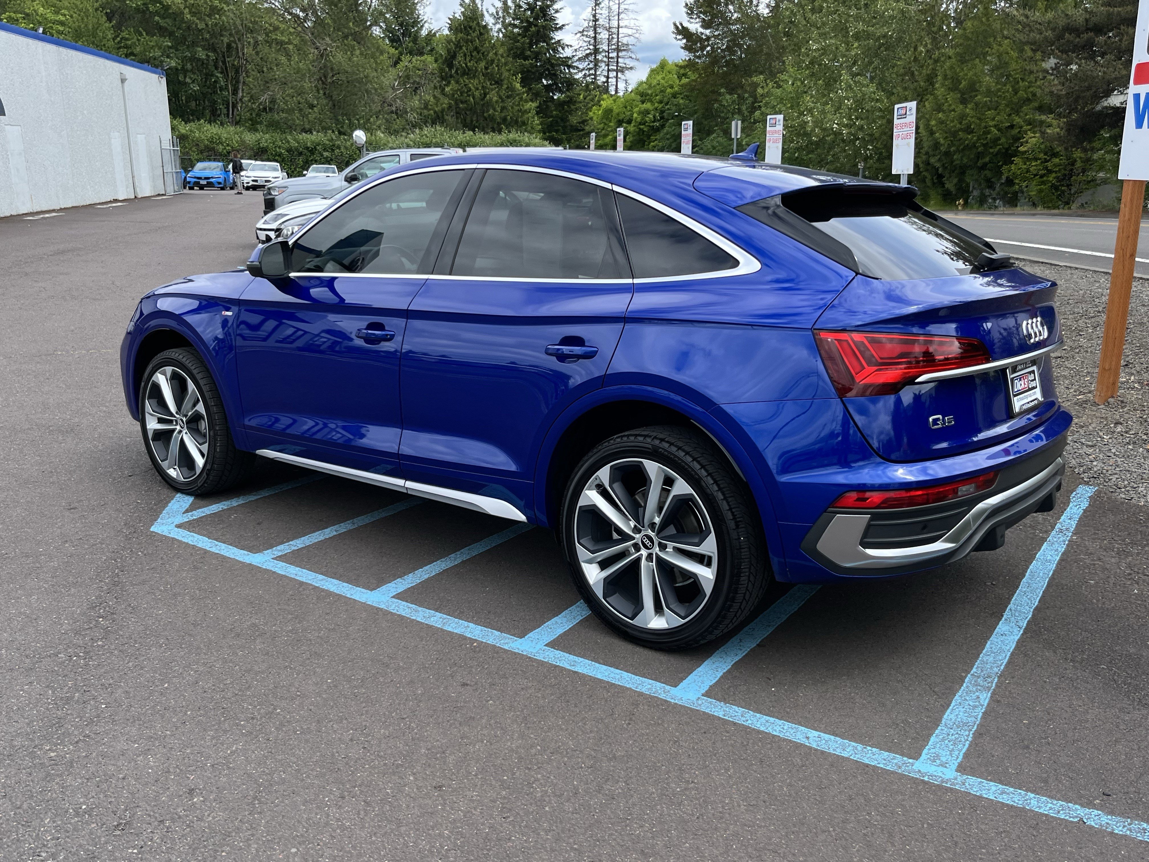 Used 2021 Audi Q5 2.0T Premium Plus w/ Premium Plus Package AWD/4WD image 3