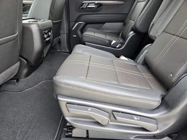 New 2025 Chevrolet Suburban High Country w/ Sun And Tow Package AWD/4WD image 22