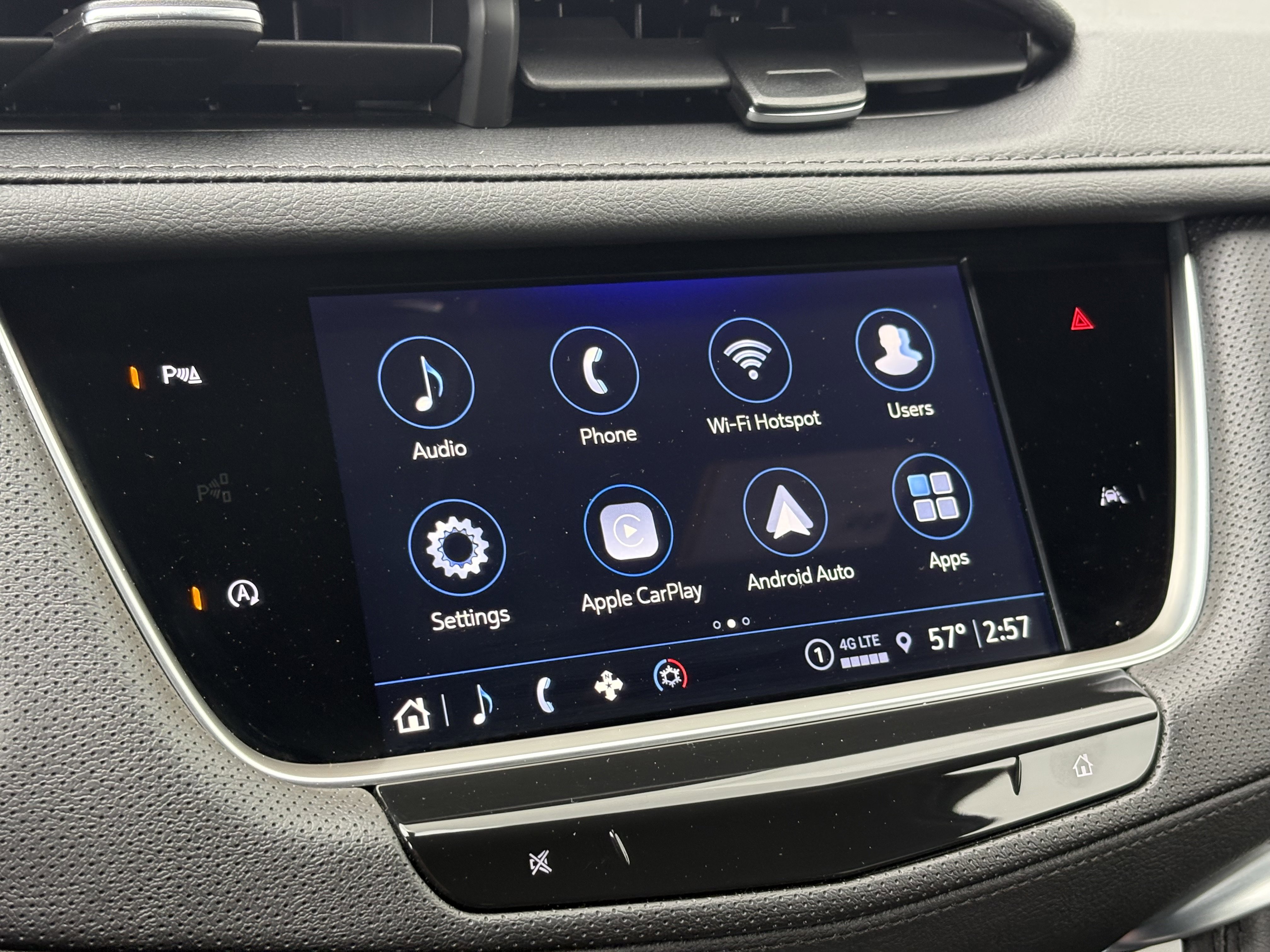 Used 2024 Cadillac XT6 Luxury w/ LPO, Floor Liner Package image 24