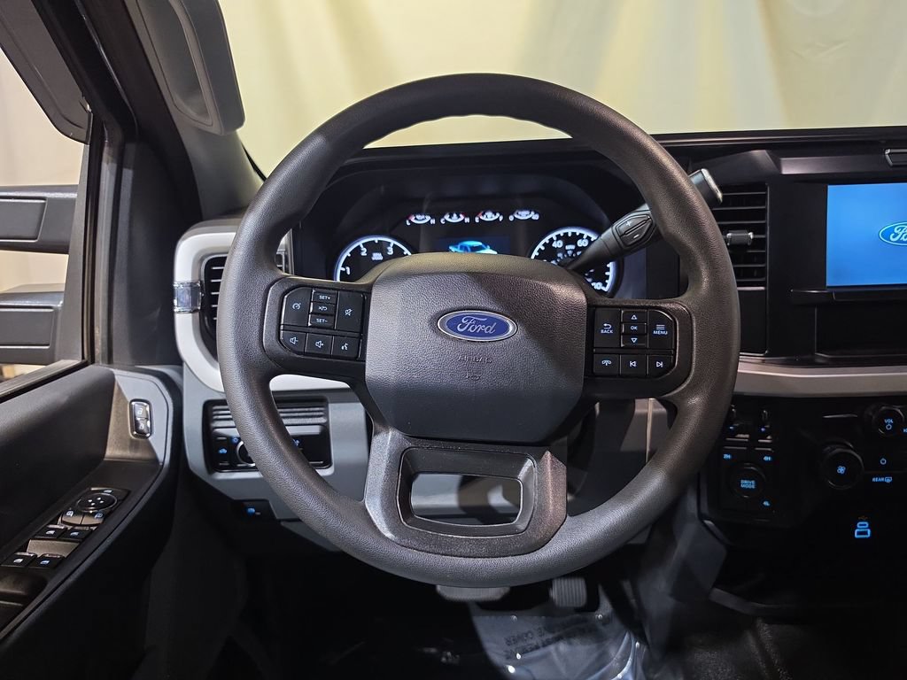 Used 2025 Ford F350 XL w/ XL Driver Assist Package AWD/4WD image 11
