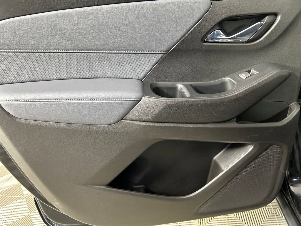 Used 2018 Chevrolet Traverse Premier w/ Driver Confidence II Package image 15