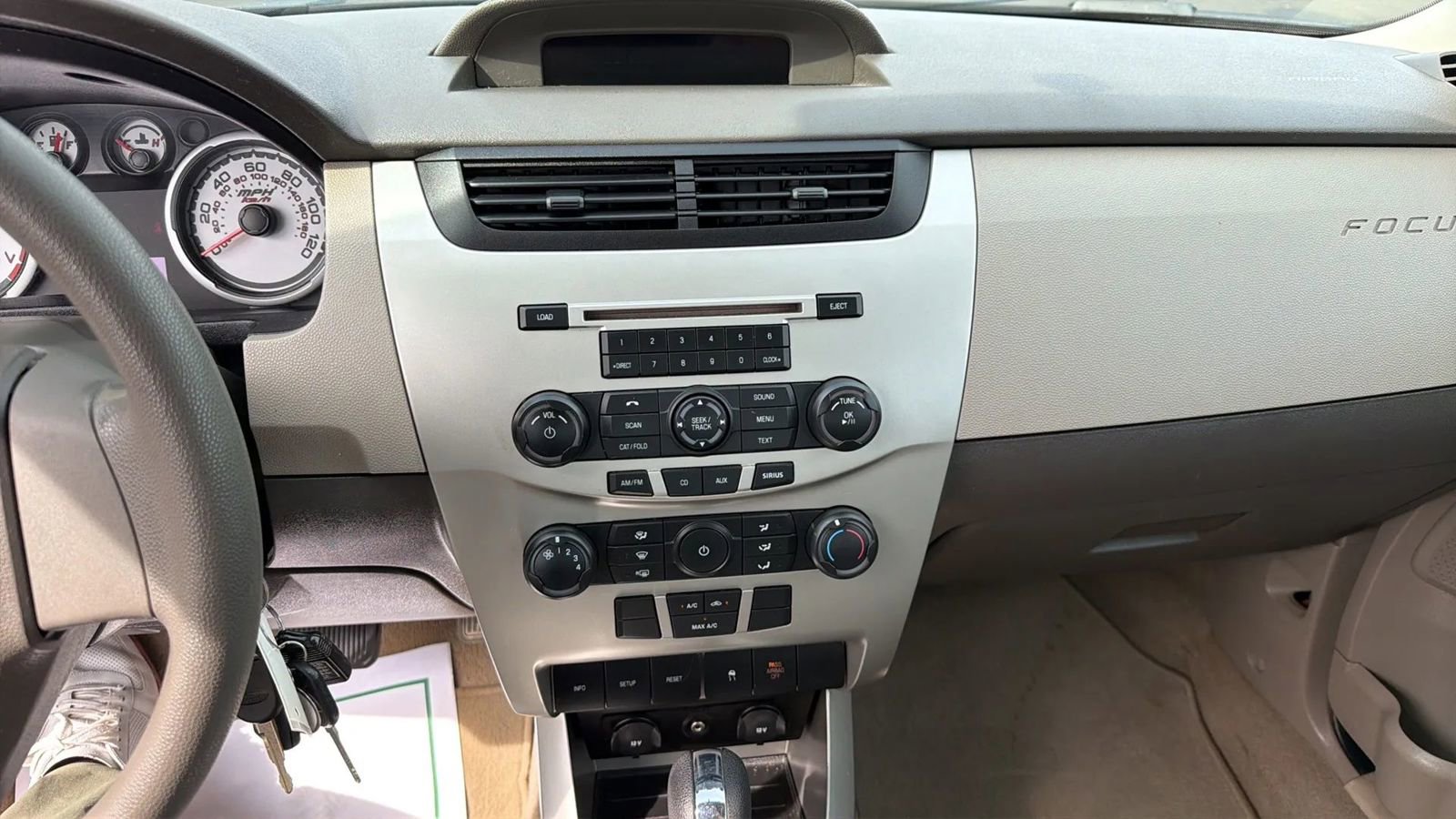Used 2011 Ford Focus SE FWD image 13