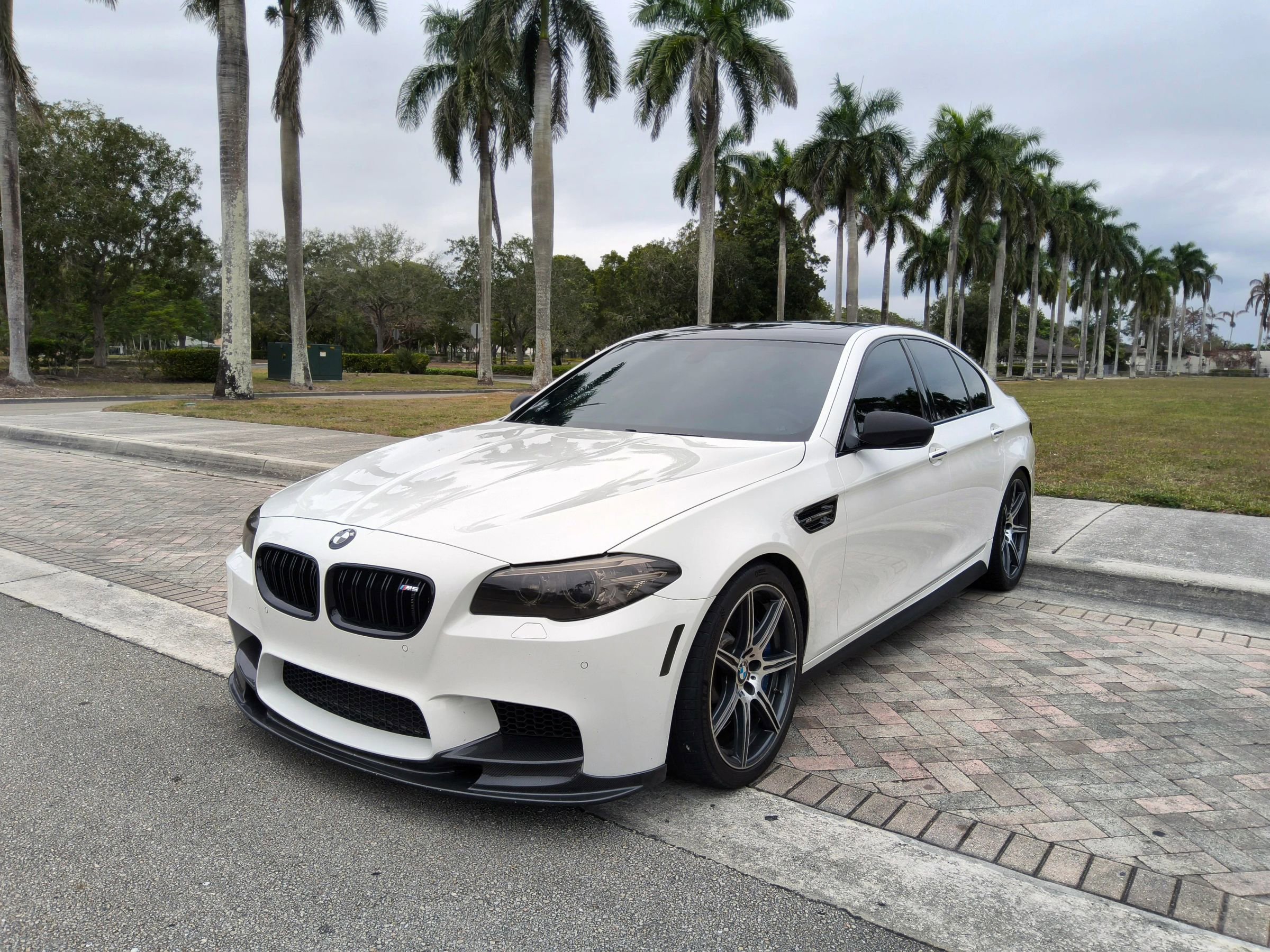 Used 2014 BMW M5 image 3