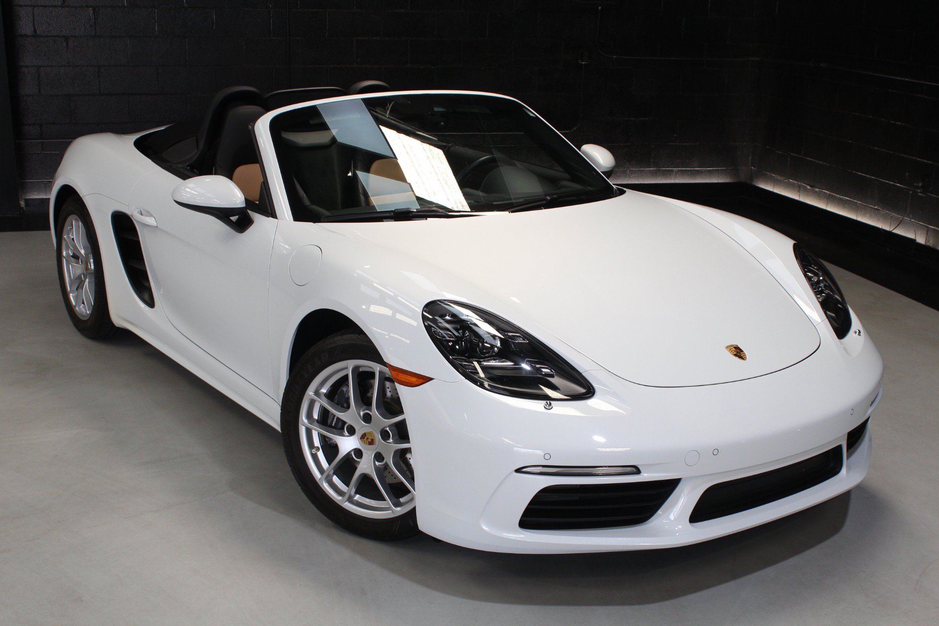 Used 2021 Porsche 718 Boxster w/ Premium Package RWD image 19