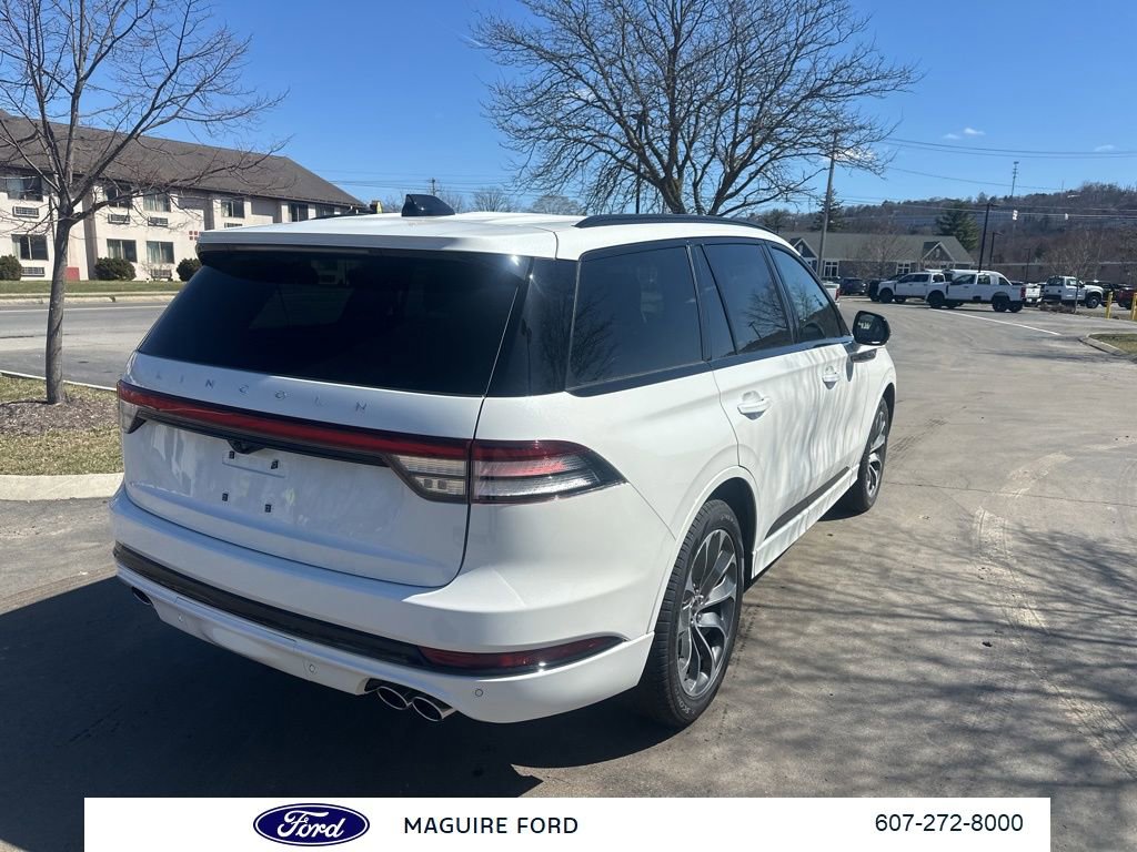 New 2026 Lincoln Aviator AWD image 4