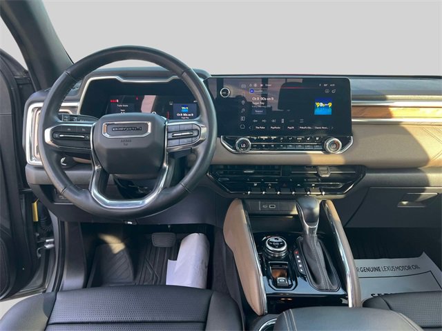 Used 2024 GMC Canyon Denali image 15