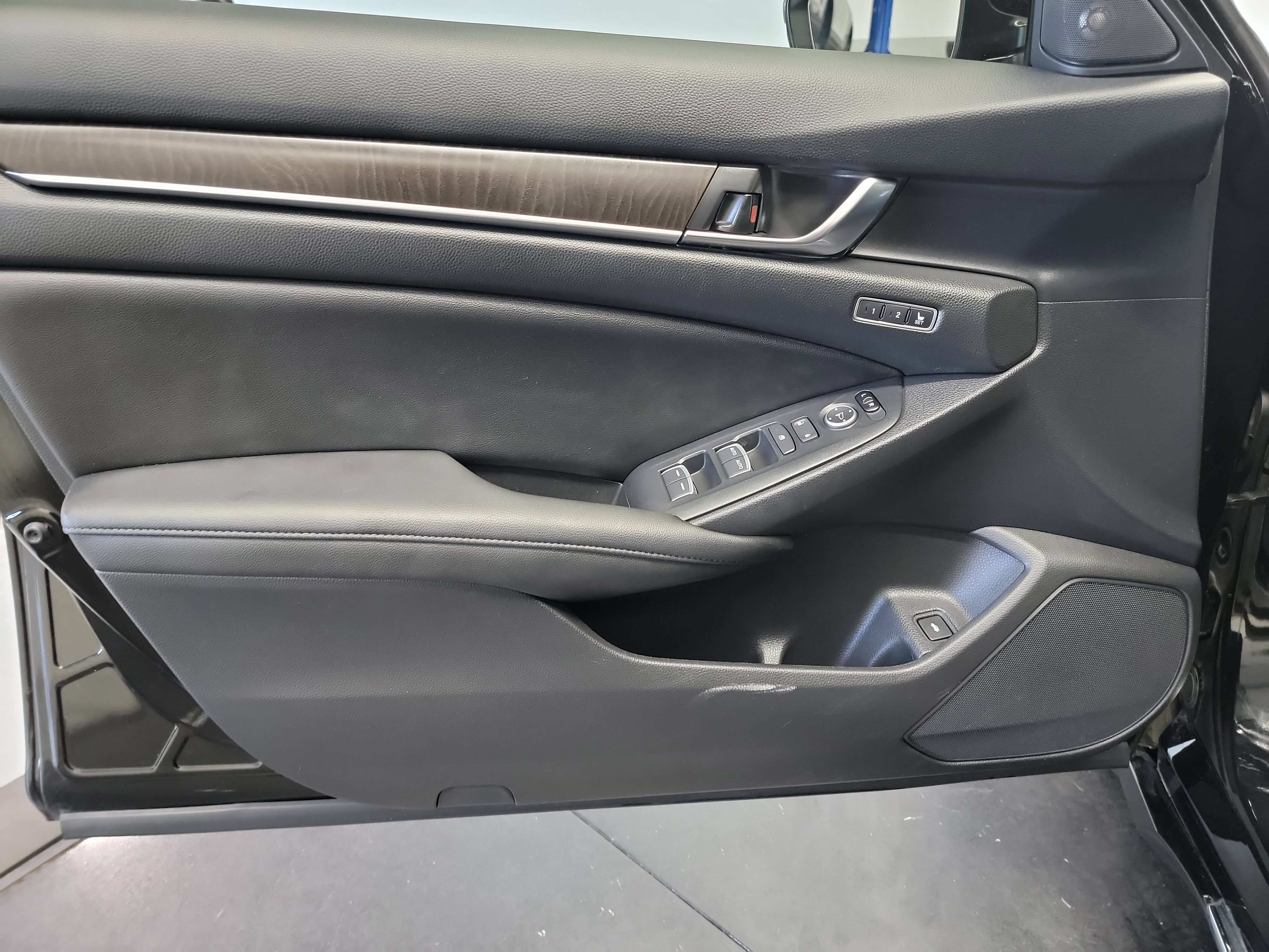 Used 2020 Honda Accord EX-L image 13