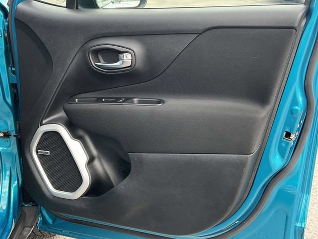 Used 2021 Jeep Renegade Latitude w/ Luxury Group I FWD image 25