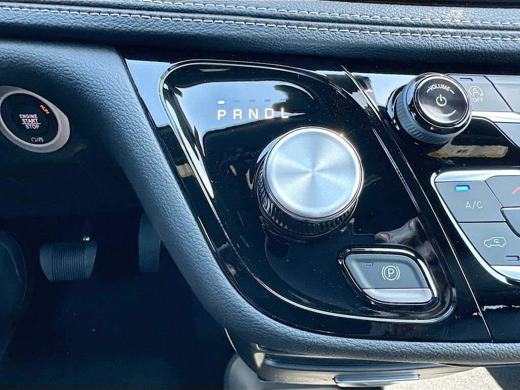 New 2026 Chrysler Pacifica Select FWD image 16