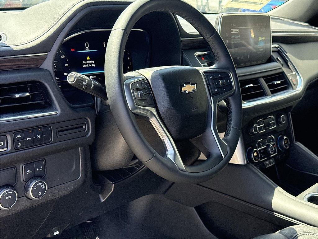 Used 2024 Chevrolet Suburban LT RWD image 9