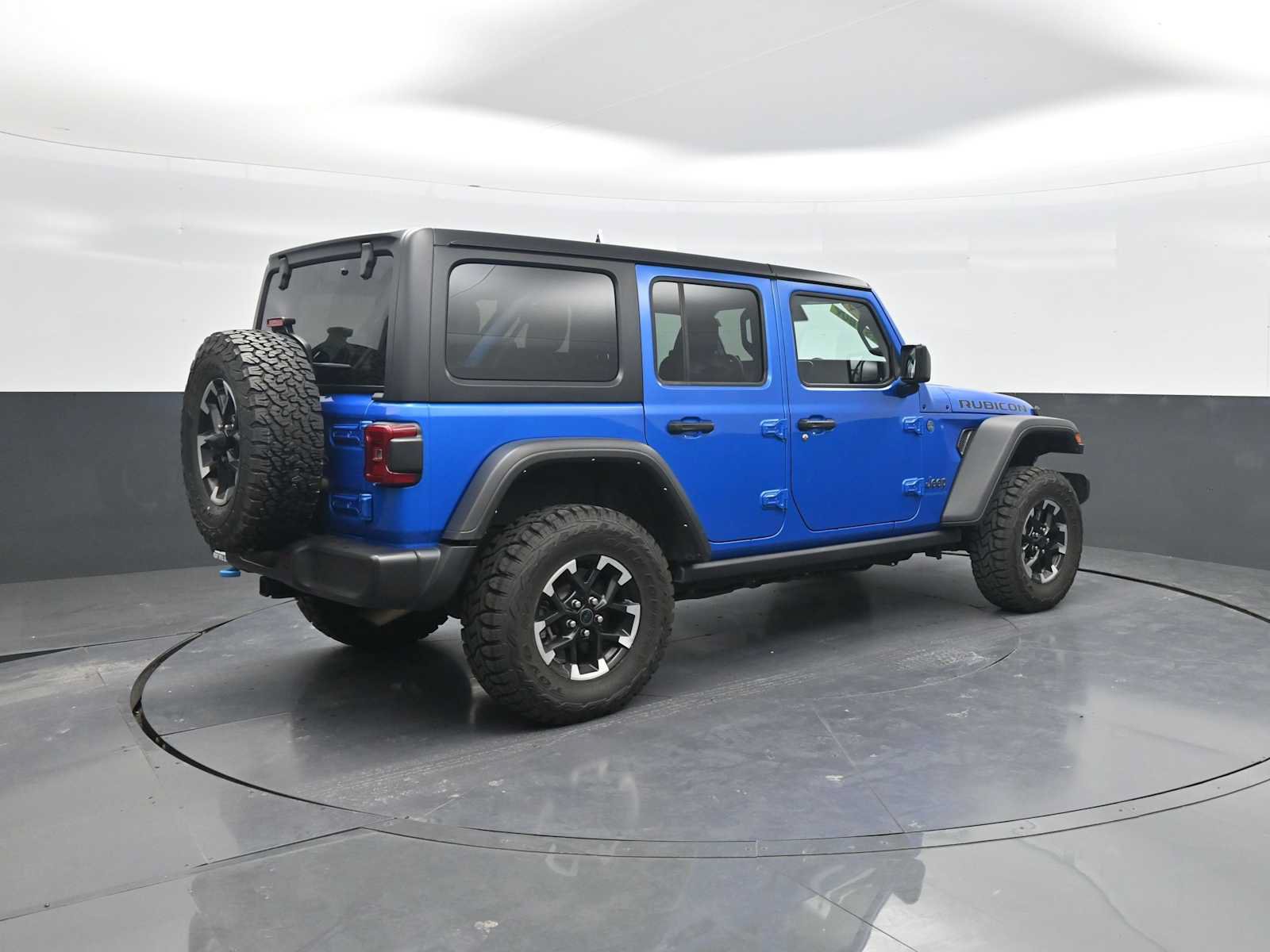 Used 2024 Jeep Wrangler Unlimited Rubicon 4xe AWD/4WD image 8